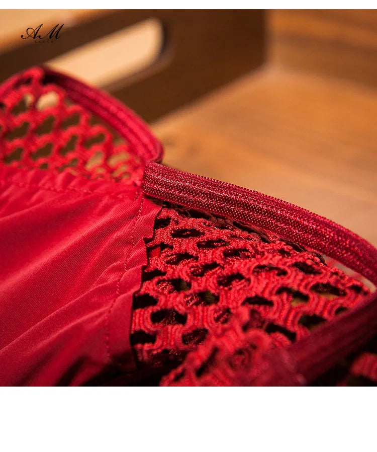 Collection of Culotte Élégante avec Décoration Ajourée in a gallery layout