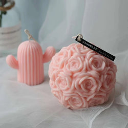 Collection of Bougie en Forme de Rose Parfumée in a gallery layout