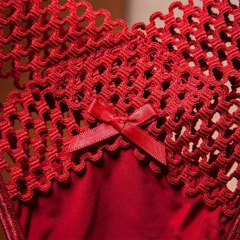 Collection of Culotte Élégante avec Décoration Ajourée in a gallery layout